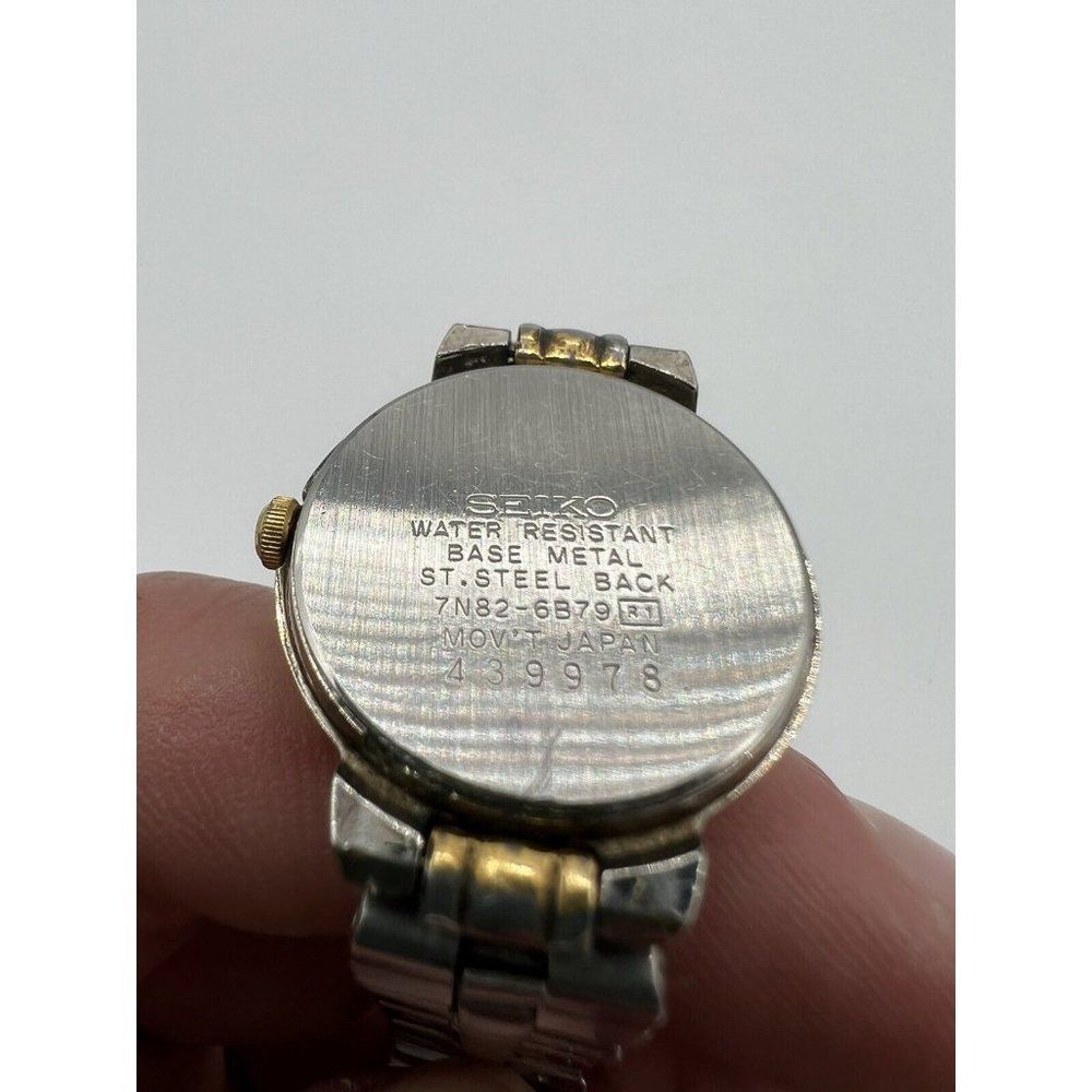 Seiko Gold Silver Tone Blue Face Date Vintage Women's Wristwatch 7N82-6B79 - Picture 3 of 3